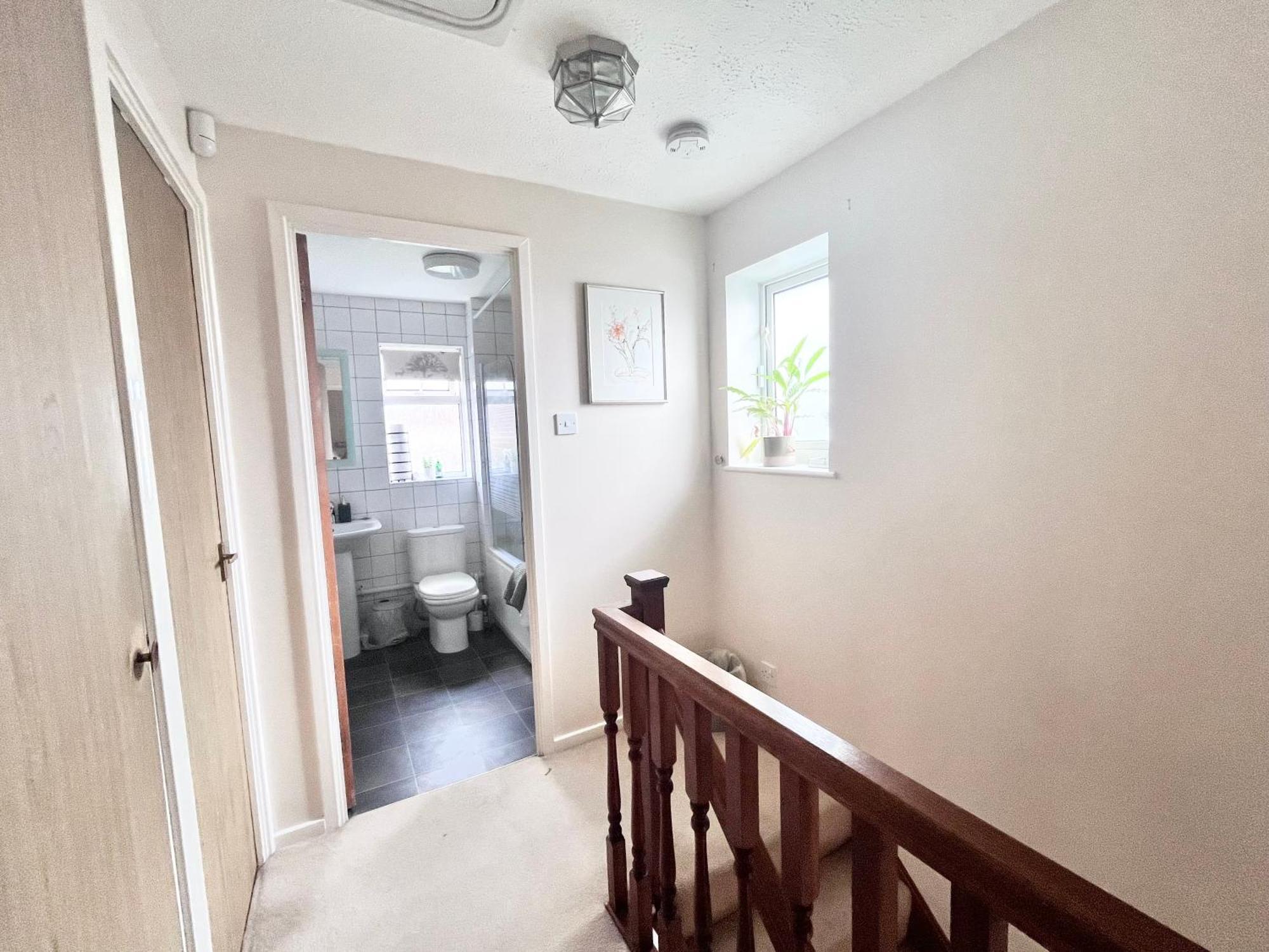 Lush House Close To Ashford Town Centre With Driveway Eksteriør billede